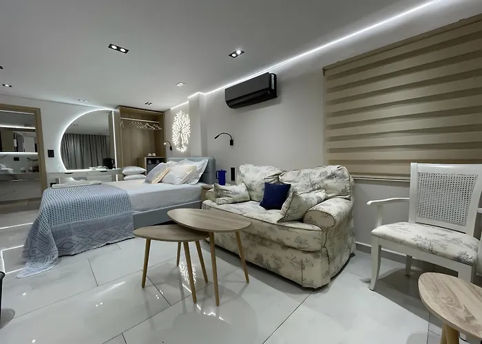 Elements Of Diros Pírgos Dhiroú